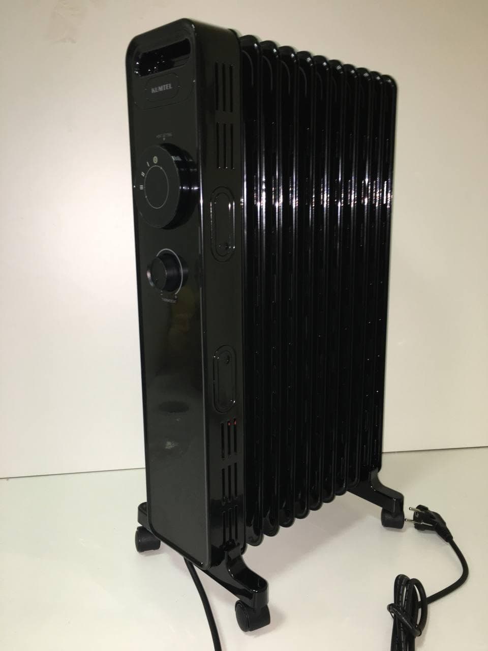 Оливний (масляний) радіатор обігрівач KUMTEL KUM-1230S чорний