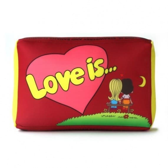 Подушка Plush LOVE IS 40x40 красная (0601)